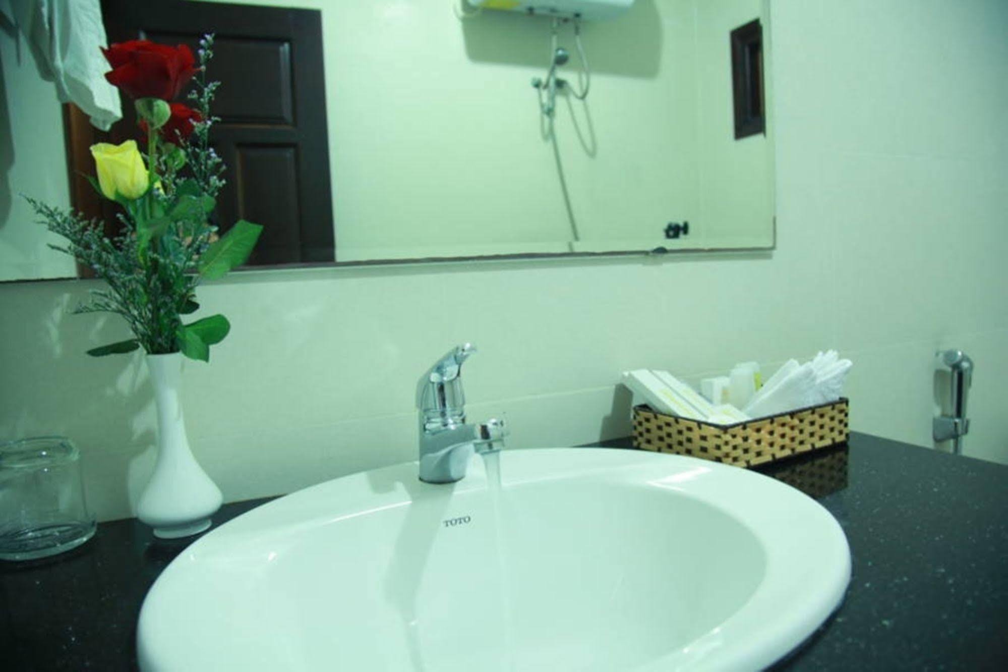 Oc Tien Sa Hotel Đà Nẵng Kültér fotó